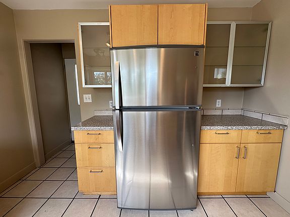 3rd image of 4807 N Wall St #4807