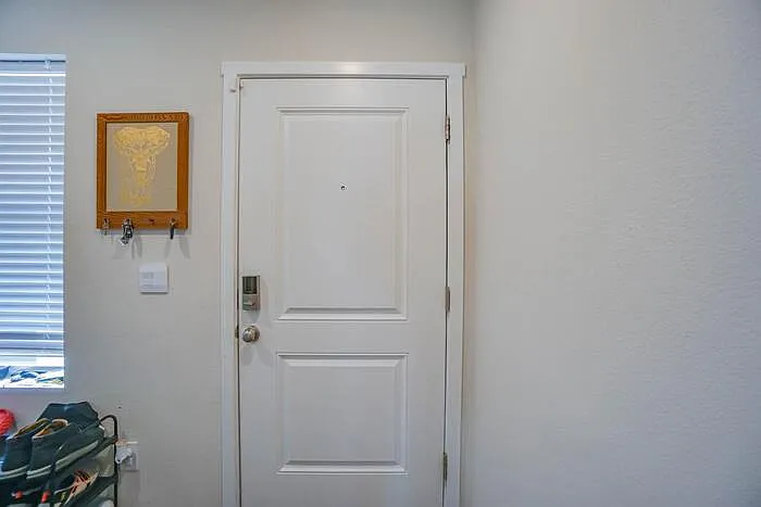 10521 NE 121st Ave — Photo 5