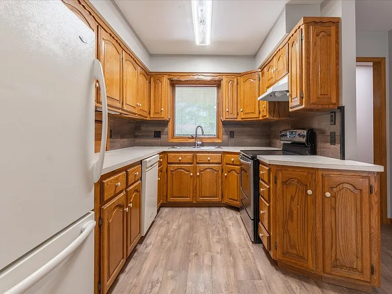 7221 Lexington Ave — Photo 10