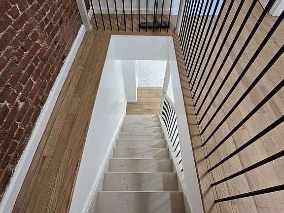 5th image of 160 E 105th St #2