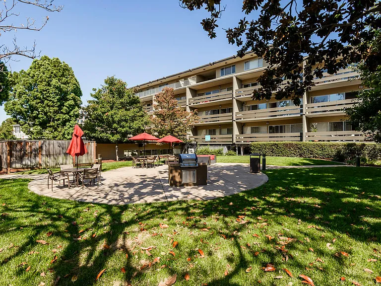 Palo Alto Place — Photo 10