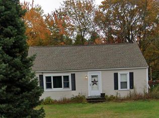 114 S Main St, Newton, NH 03858
