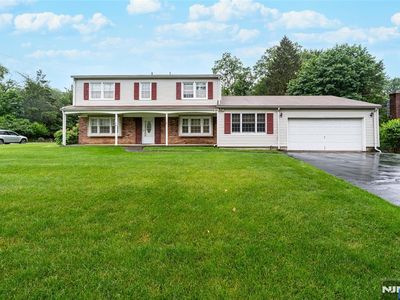 47 Allen Dr, Oakland, NJ, 07436