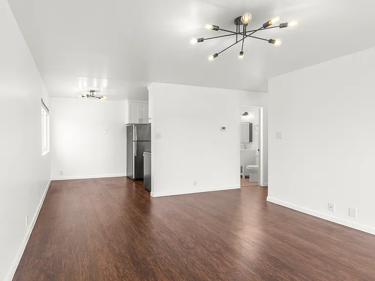 The Edgeworth Apartments — Photo 13
