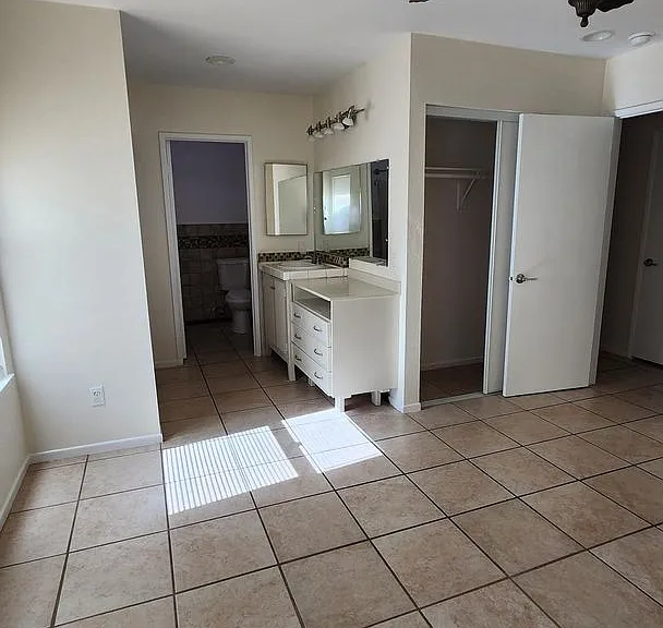 2529 Christine St — Photo 13