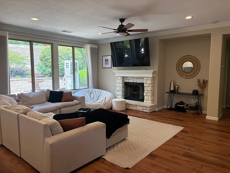 5028 Garlenda Dr — Photo 17