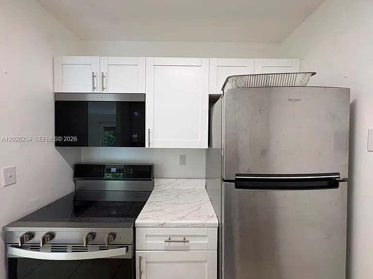 1141 Lake Victoria Dr #F — Photo 14