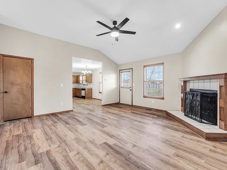 1209 W Butterfield Dr — Photo 9