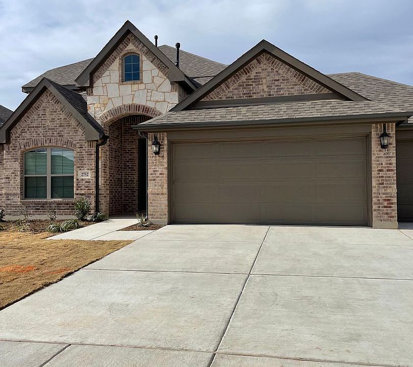 1st image of 2752 Lisa Maria St