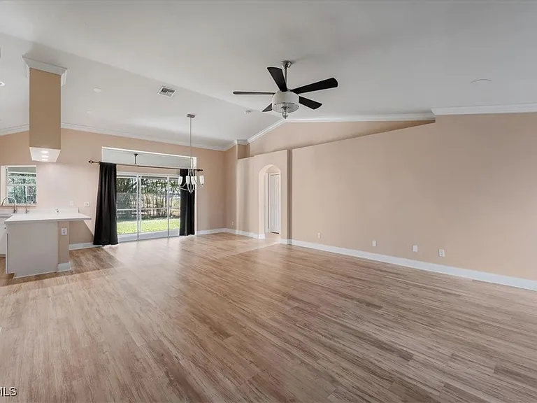 234 Pullman St — Photo 10
