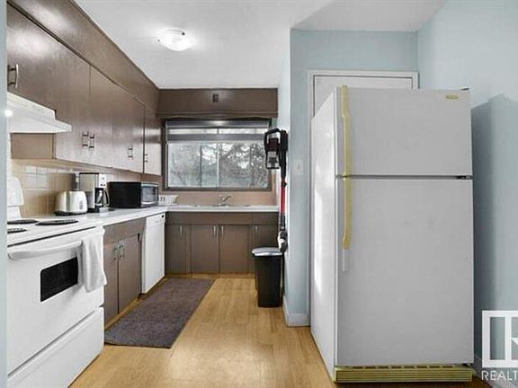 5th image of 16227 100a Ave NW Unit 1