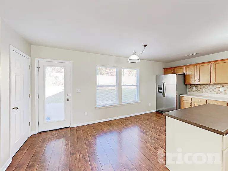 501 Sawtooth Oak Dr — Photo 5