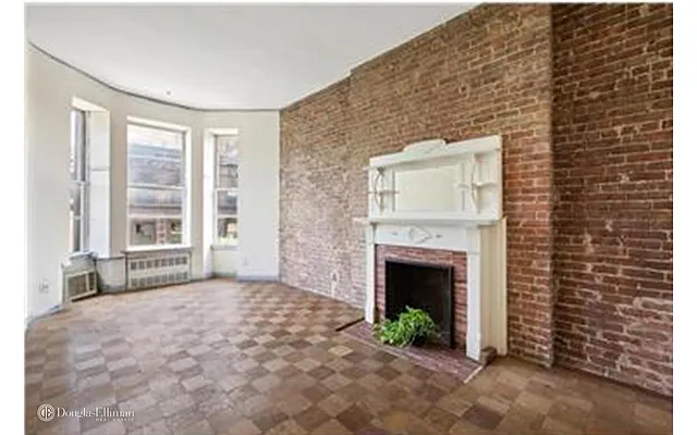 Rented by Douglas Elliman | media 7