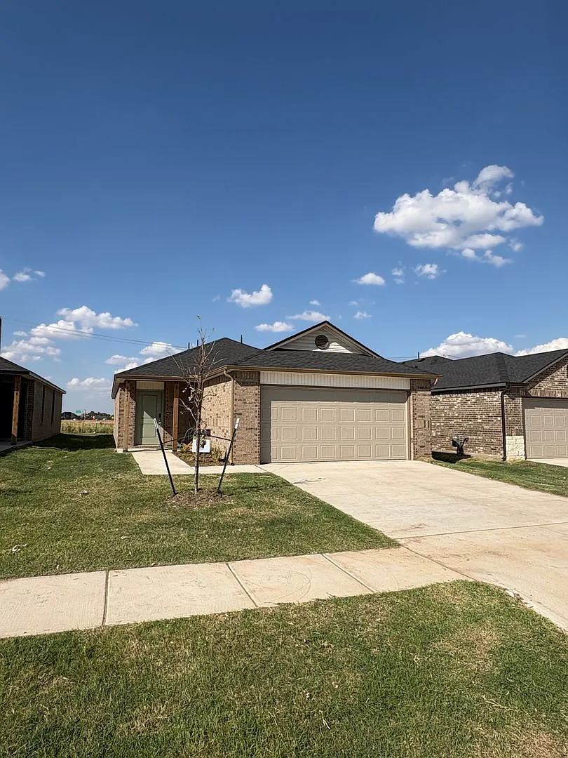 Brand-New & Built for You: Be the First to Call This 3-Bedroom, 2 Bathroom Home in Yukon Yours! — Photo 2