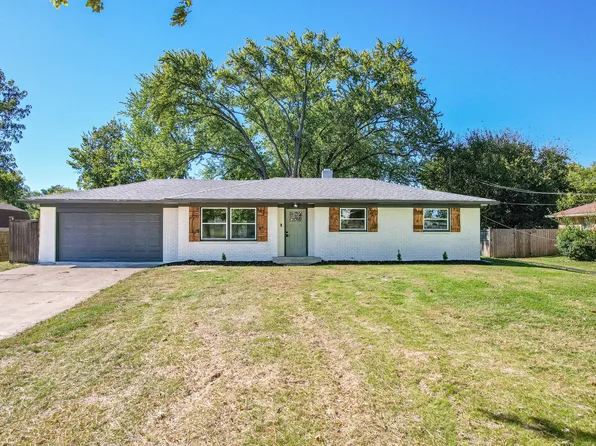 814 N Indiana St, Mooresville, IN 46158