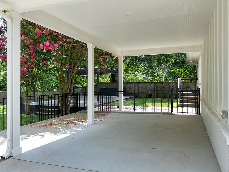 5004 Danby Dr — Photo 2