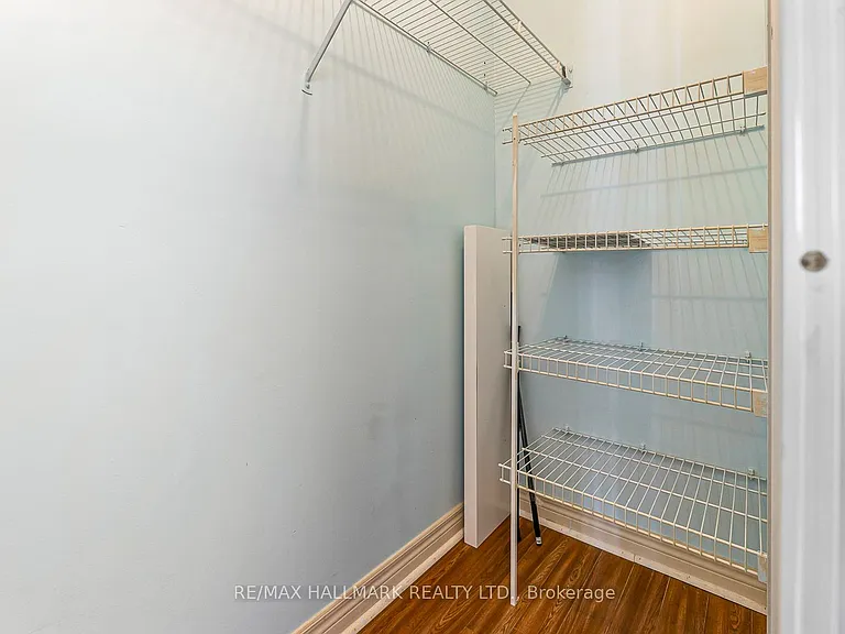 7 Carlton St #1813 — Photo 15