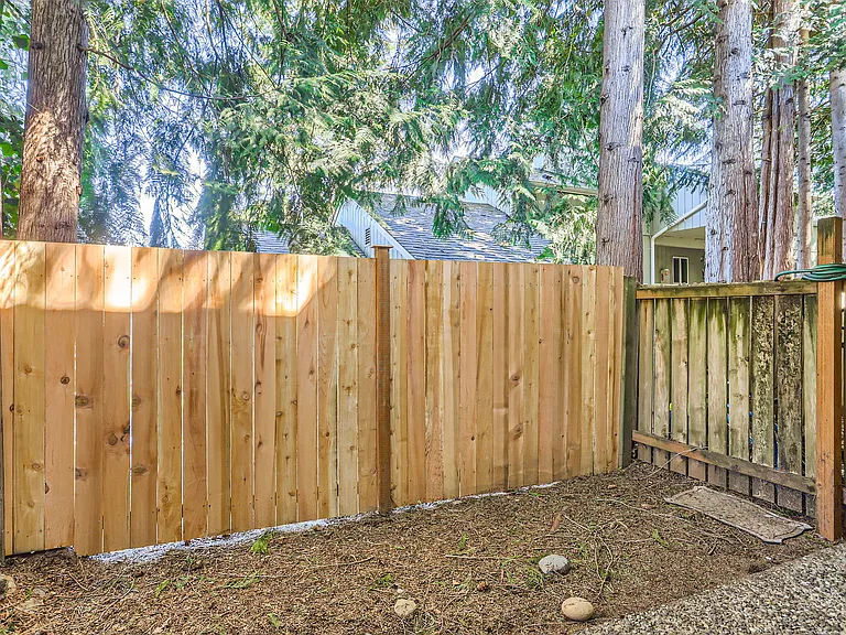205 SW Clark St #C2 — Photo 9