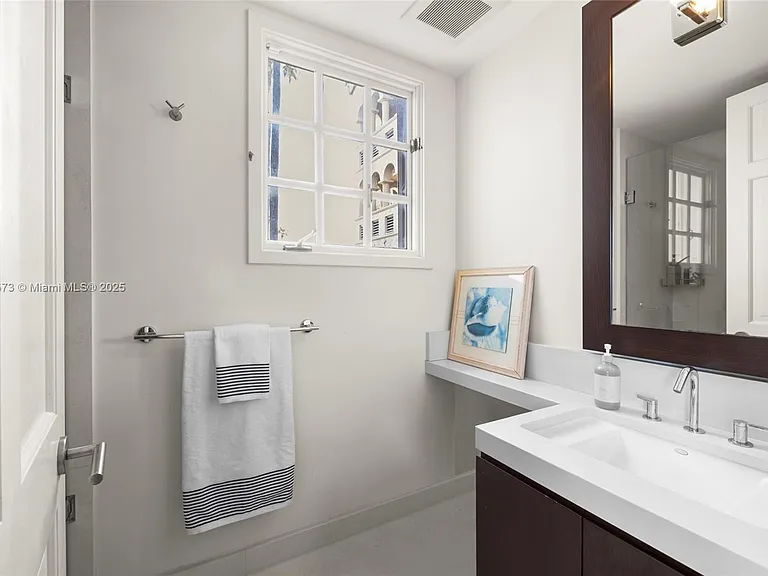 4924 Fisher Island Dr #4924 — Photo 27