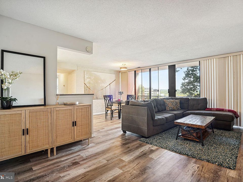 1st image of 12 S Van Dorn St APT 204