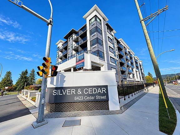 2nd image of 8423 Cedar St #202