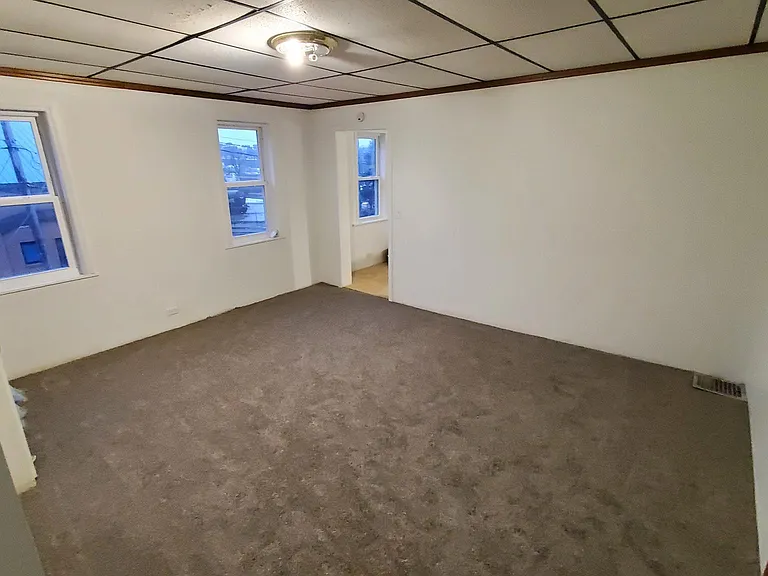 213 Spring St #2 — Photo 4