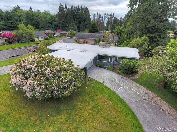 2nd image of 3001 Edgewood Dr SE