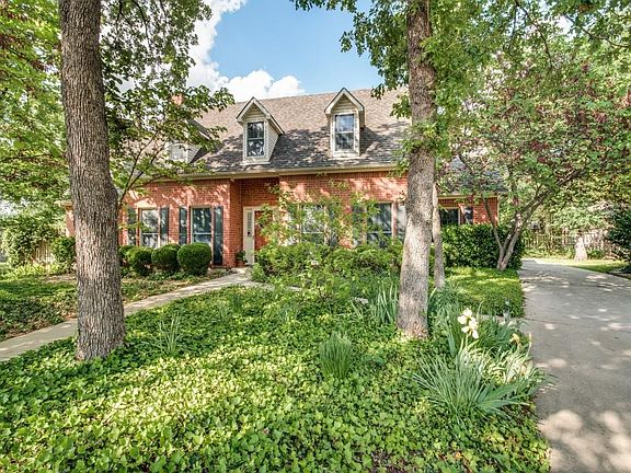 2nd image of 909 Whitney Ct