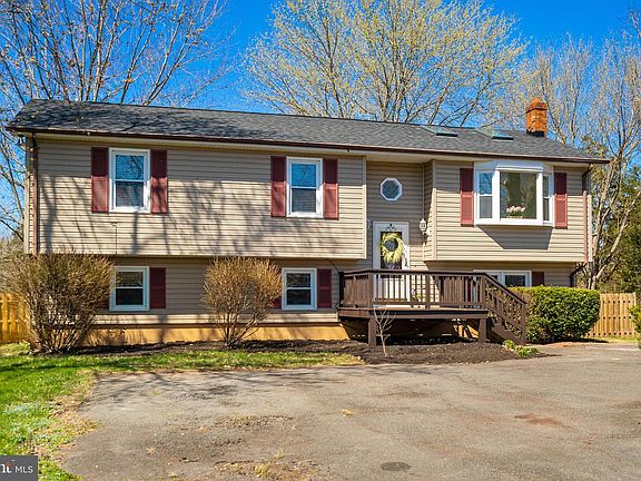 3rd image of 11126 Cedar Ln