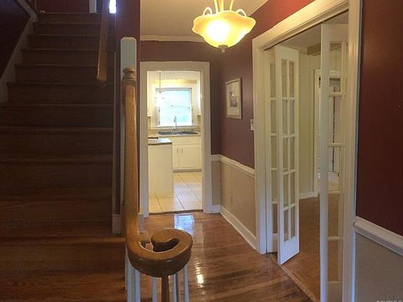 3rd image of 9700 Bellingham Ln