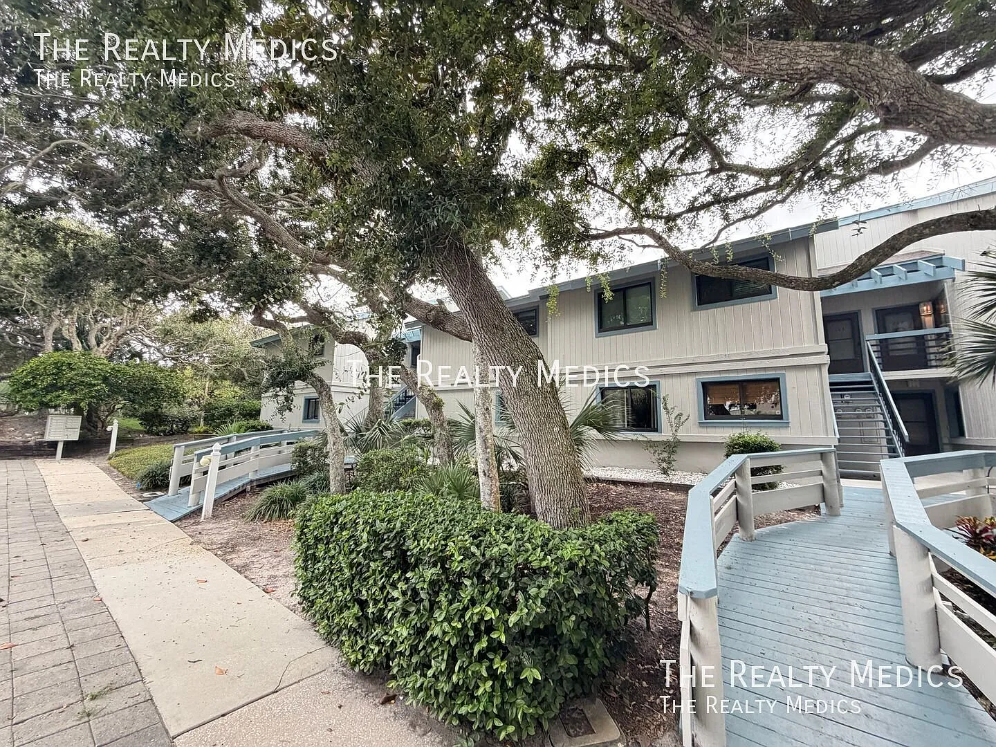 Fully Furnished 2-Bedroom Coastal Retreat In New Smyrna Beach! Washer & Dryer Included! — Photo 3