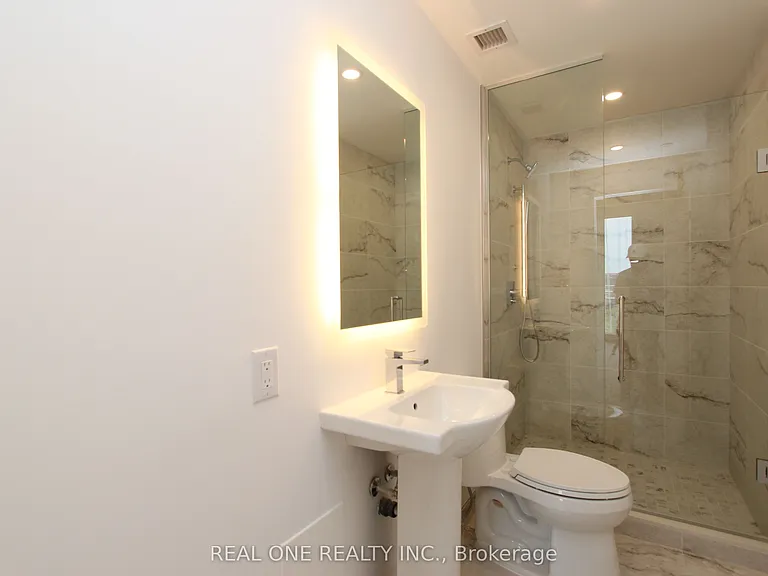 1315 Bay St #804 — Photo 11