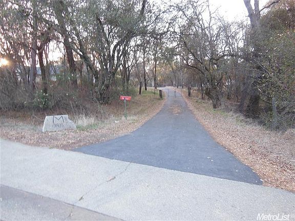 4th image of 3935 Richardson Dr