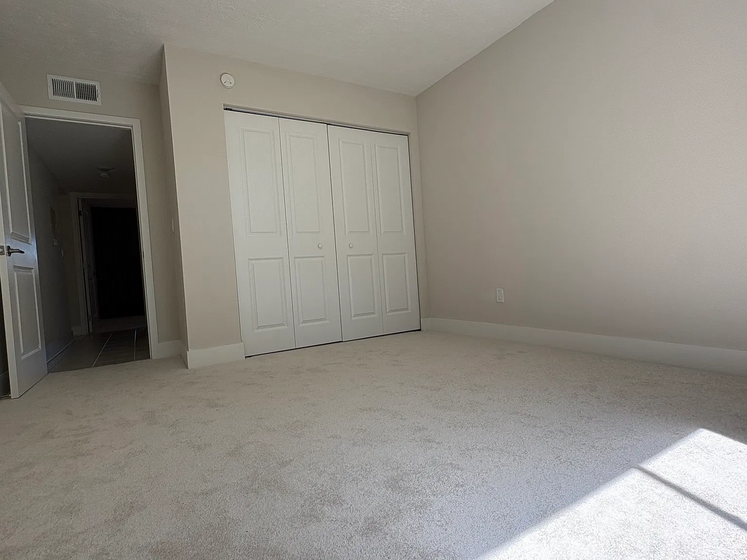 4520 Overlook Dr NE — Photo 4