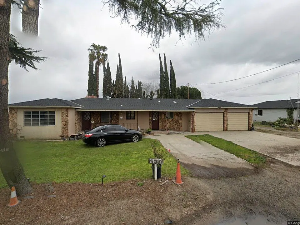 2637 W Taylor Rd