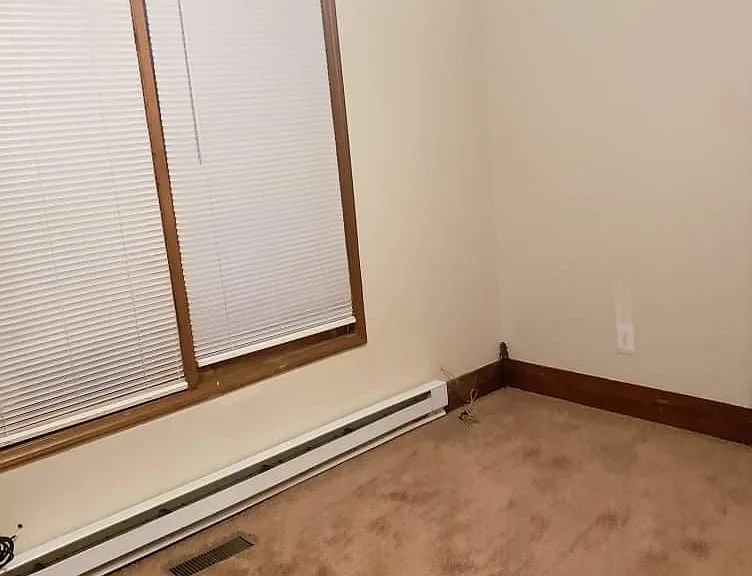 619 W Elm St — Photo 15