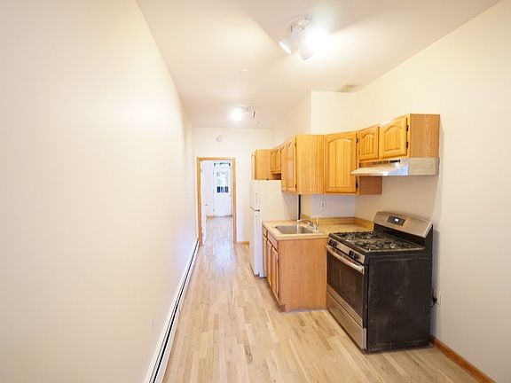 2nd image of 373 Baltic St #2A