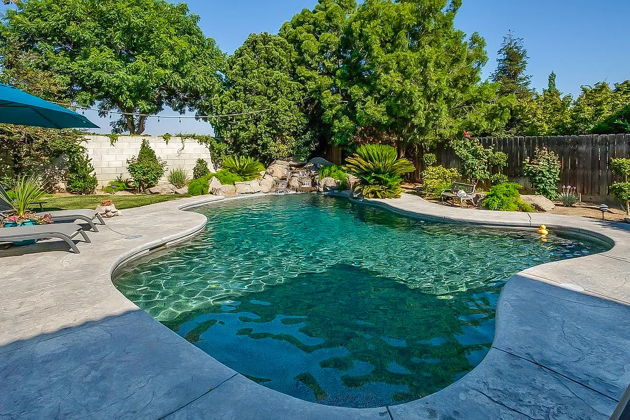 4 bed, 2576 sqft, $3,550 — Photo 4