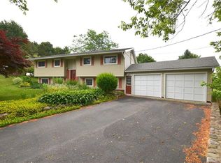 7489 Gauss Rd, Bloomfield, NY 14469