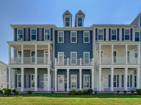 9572 21st Bay St, Norfolk, VA 23518