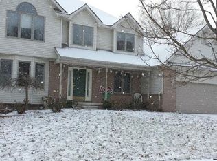 1070 Long Leaf Ct, Brighton, MI 48116