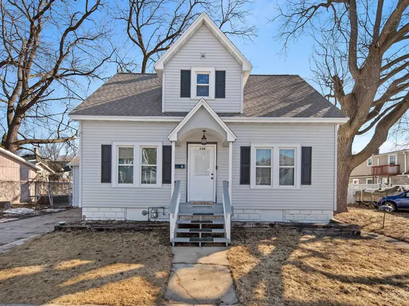 830 N Bennett St, Appleton, WI 54914