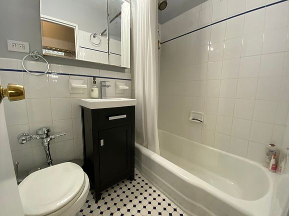 5th image of 421 W 57th St #3CC