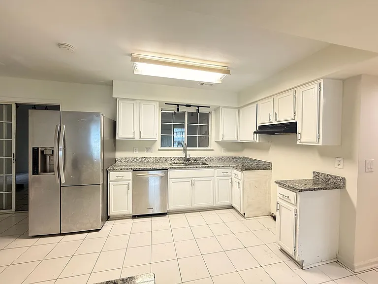 8720 Mornington Dr — Photo 5