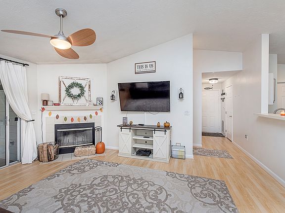 4th image of 8306 Glenwillow Ln Unit 206