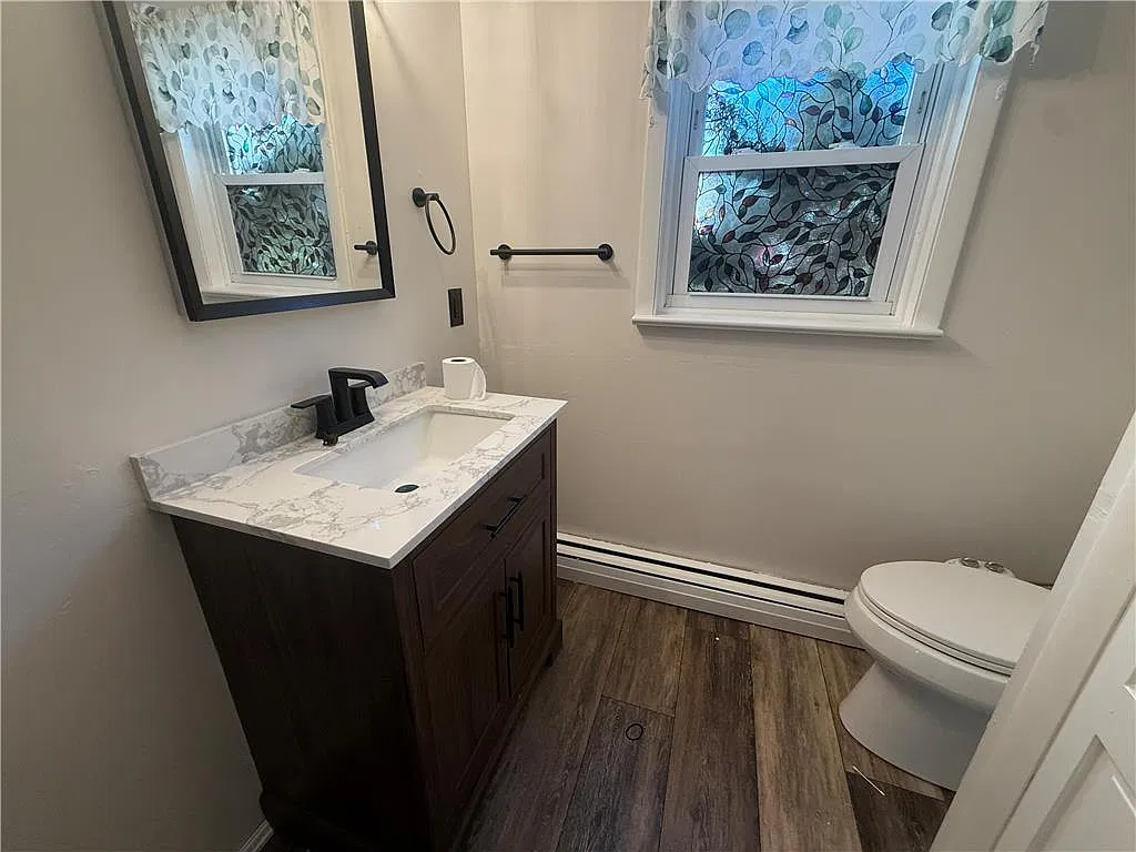 3 bed, 1.0 bath, 1399 sqft, $1,900 — Photo 4
