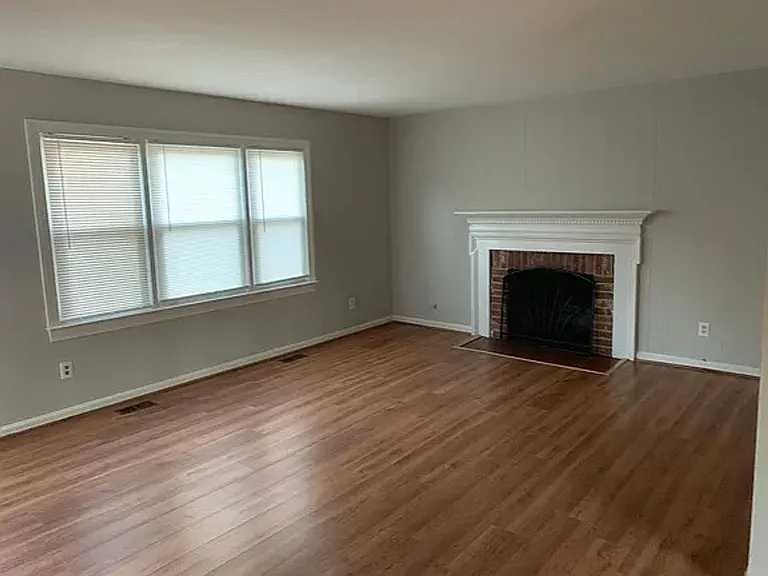 10 Mammoth Oak Rd — Photo 2