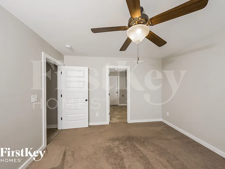 563 Kincaid Cove Ln — Photo 8