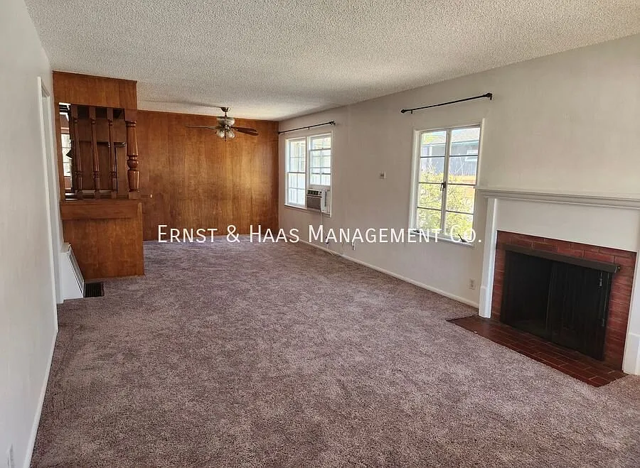 Fantastic 3-Bedroom, 2-Bathroom Home in Long Beach! — Photo 2
