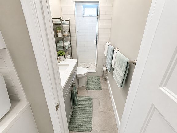 2nd image of 158 Holland St #B